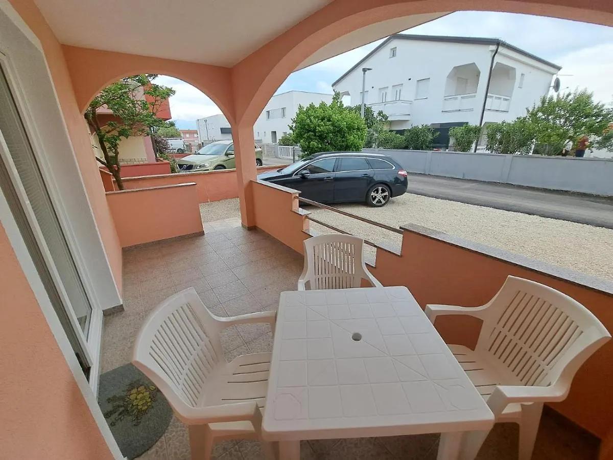 Apartment Apartmani Mazalovic Vir