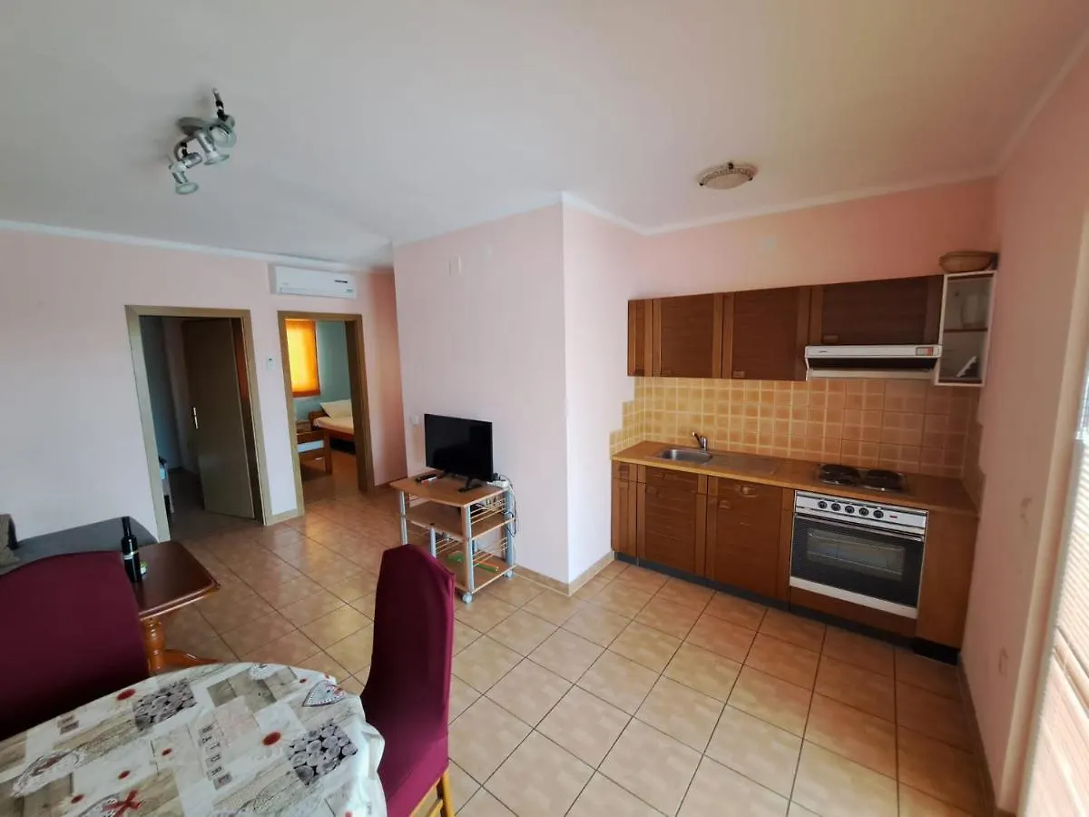 Apartment Apartmani Mazalovic Vir