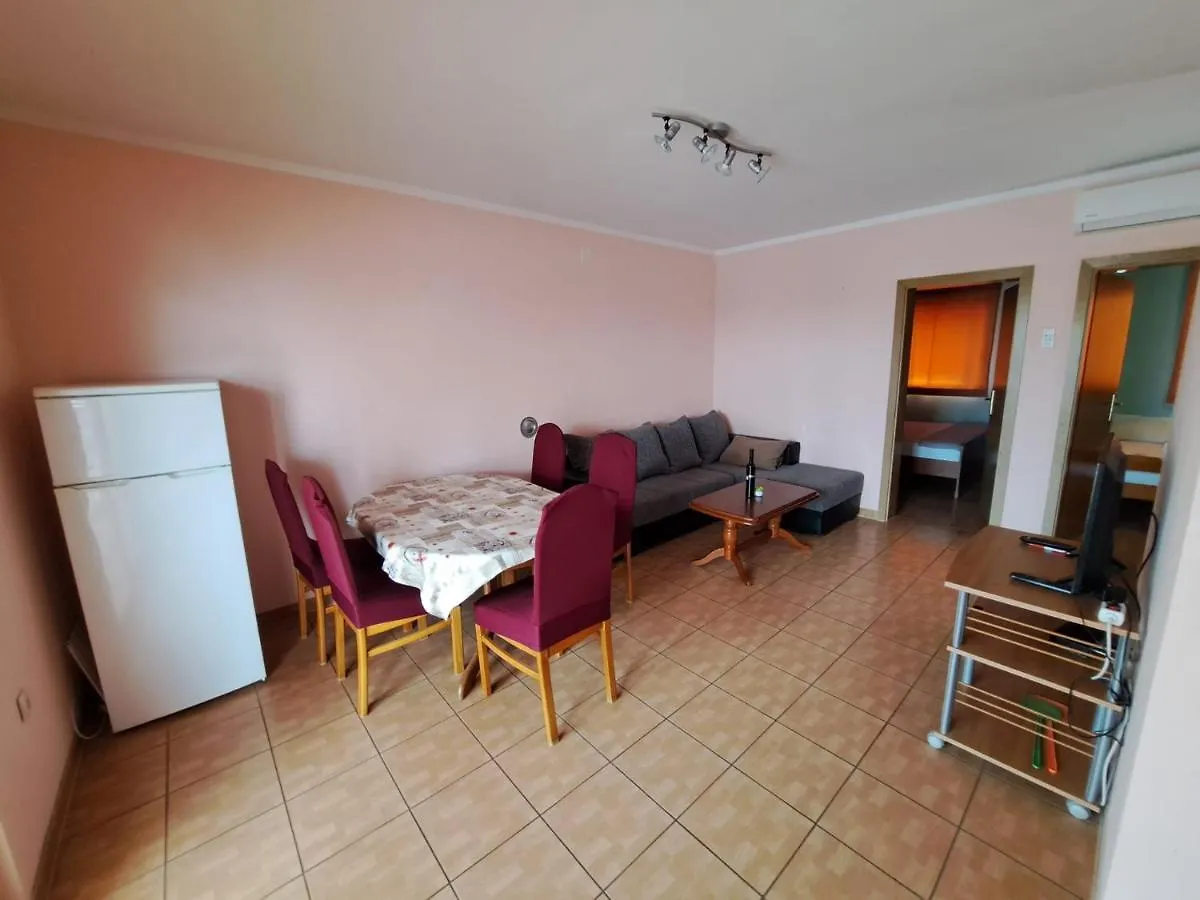 Apartmani Mazalovic Vir 0*,  Croatia