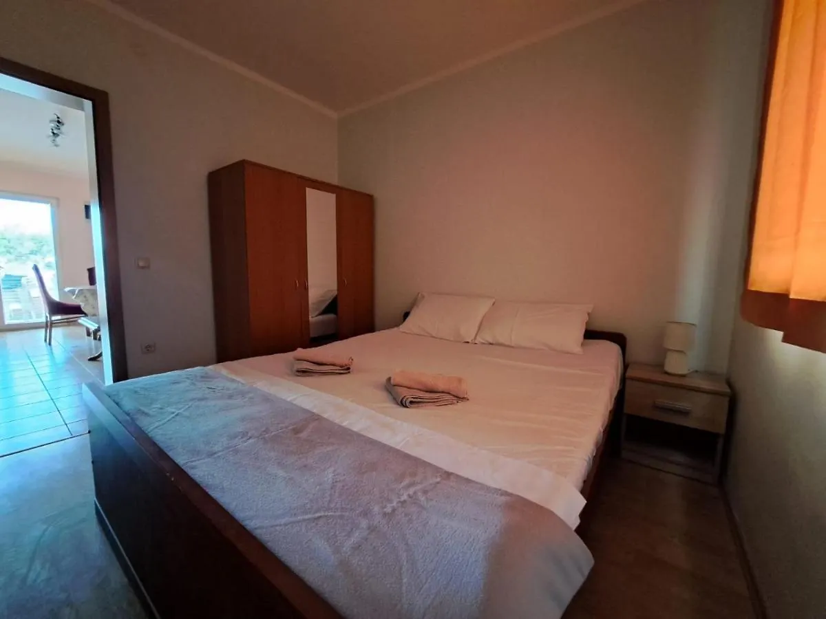 Apartment Apartmani Mazalovic Vir