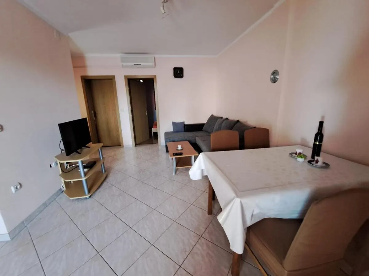 Apartment Apartmani Mazalovic Vir Croatia