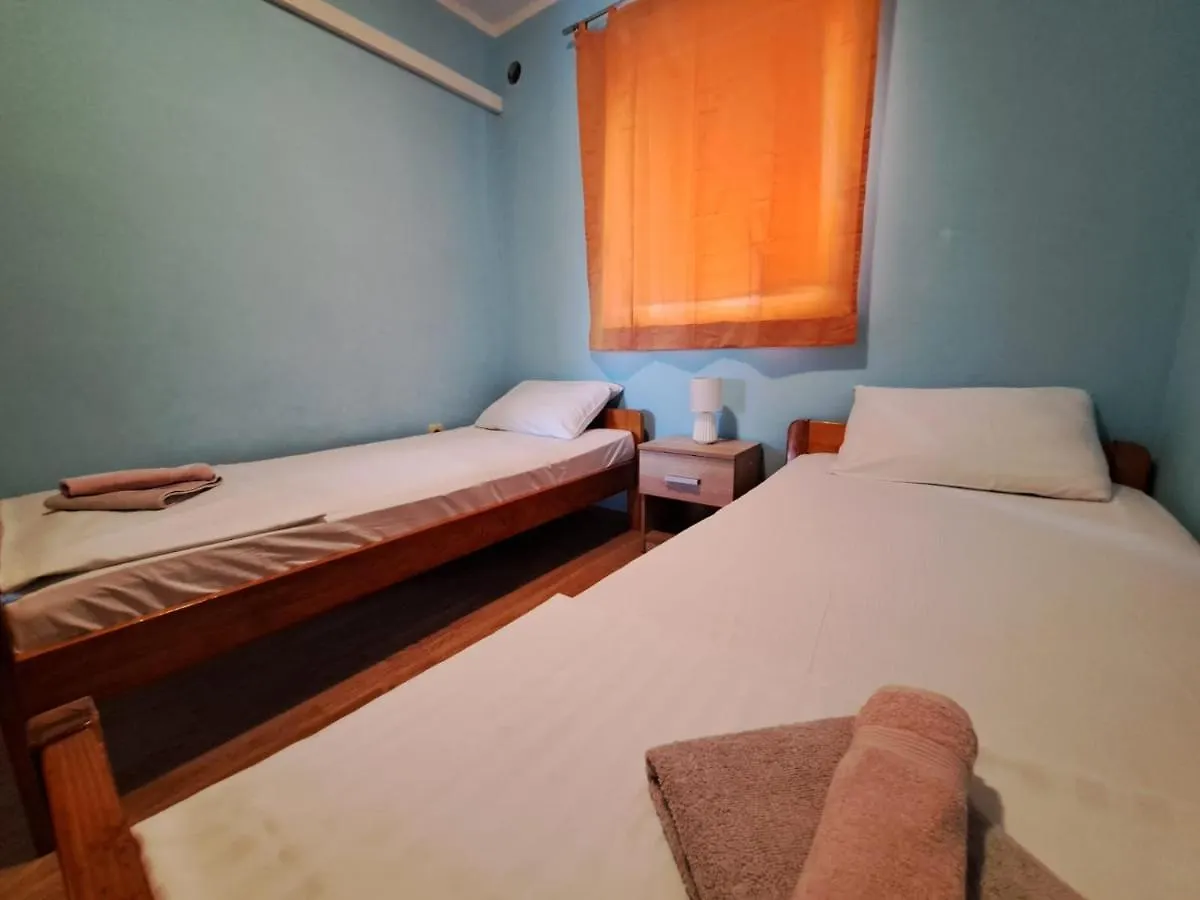 Apartment Apartmani Mazalovic Vir Croatia