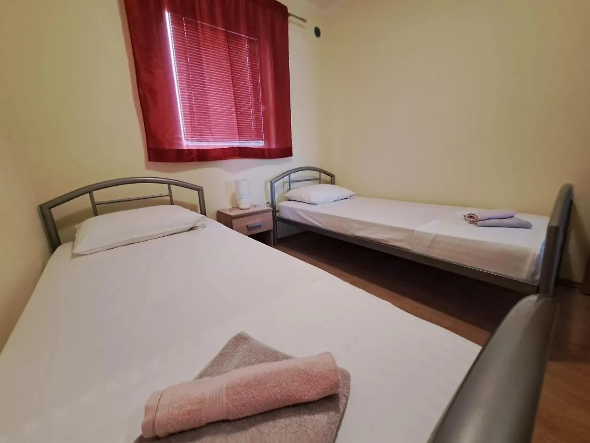 Apartment Apartmani Mazalovic Vir