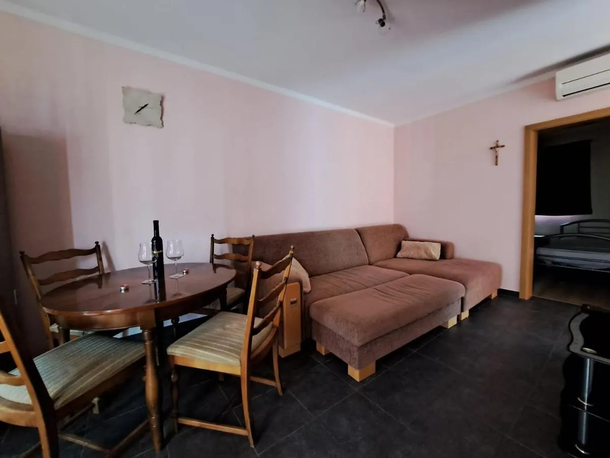 Apartmani Mazalovic Vir Apartment