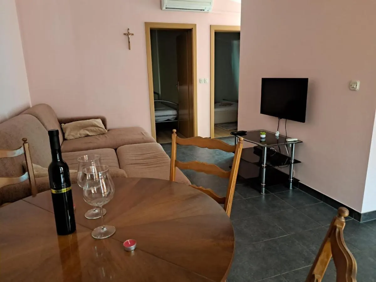 Apartmani Mazalovic Vir 0*,